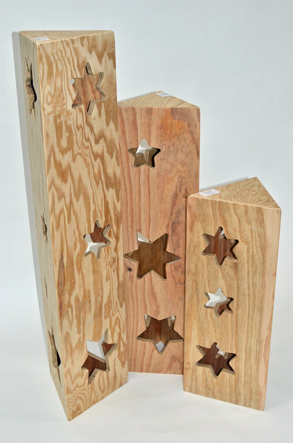 Holzs&auml;ule mit Sternmuster